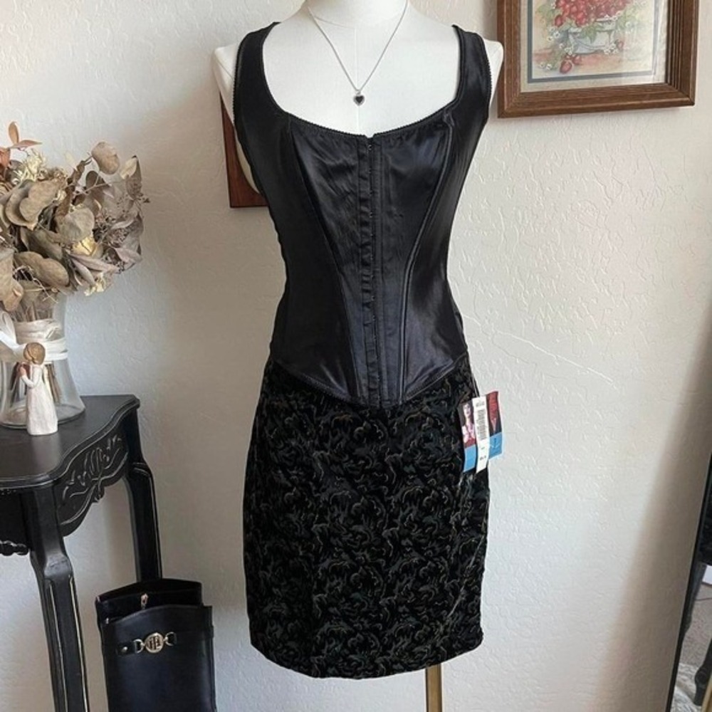 YES Clothing Co Floral Brocade Mini Skirt Junior 11 Black Gold NWT Vintage 90s
